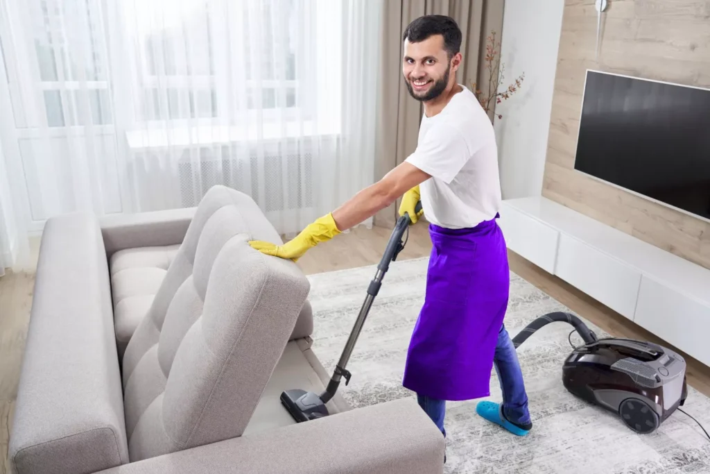 أفضل خدمات التنظيف للكنب